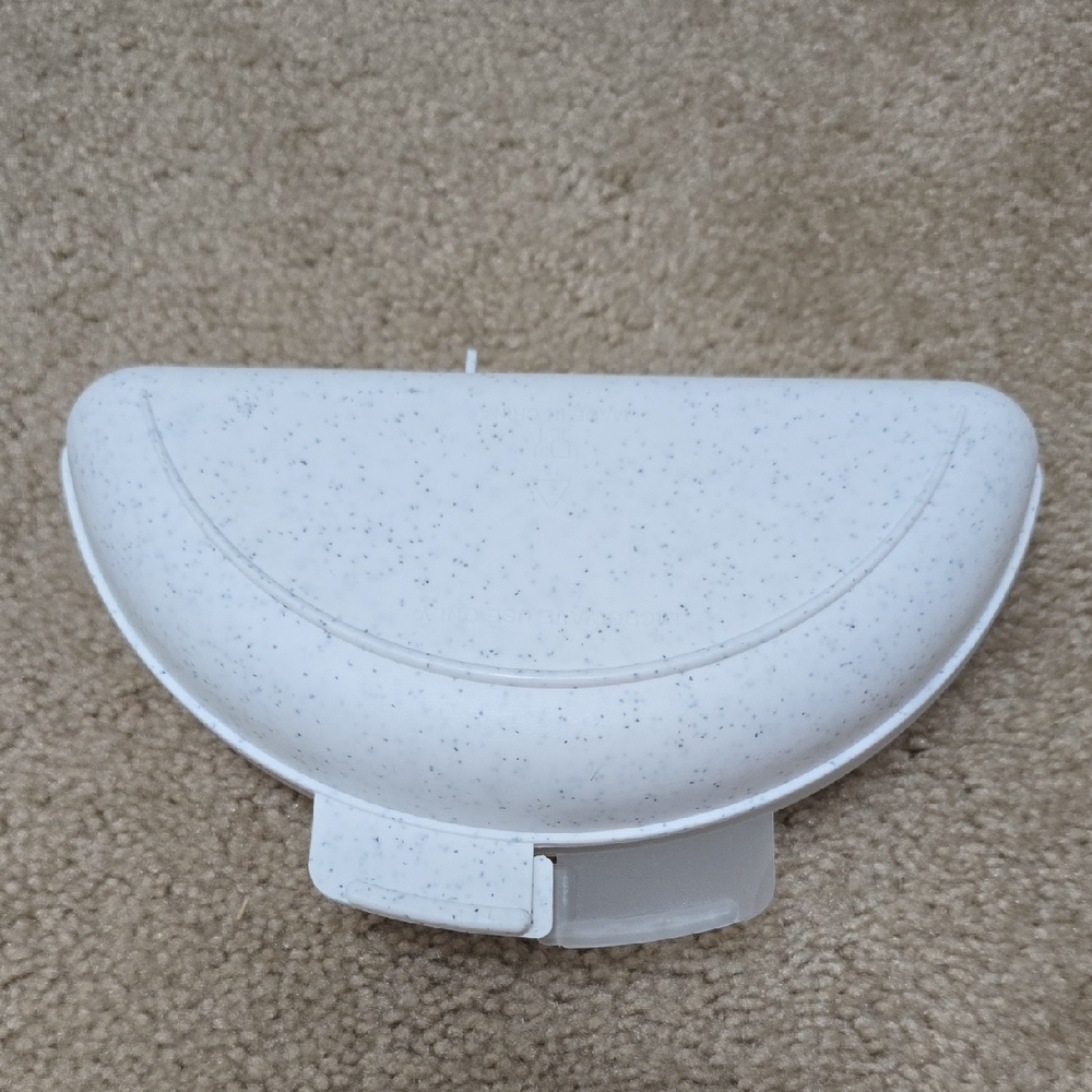 White Speckled Semi-Circle Microwave Egg Omelette Maker